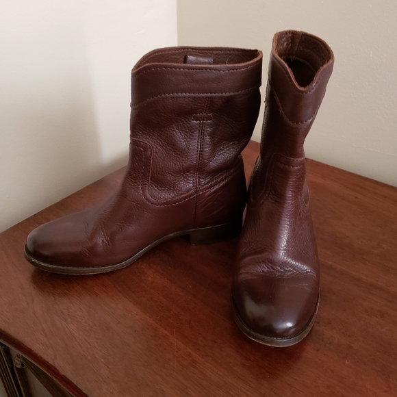 Frye Leather No-Zip Ankle Boots size 6B - Picture 3 of 8